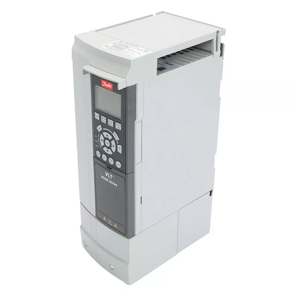 Danfoss 131F0700 VLT HVAC Drive 5 HP 16.7A 200-240V Variable Frequency Drive