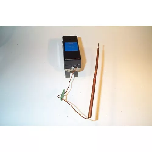 Johnson Controls T-5210-1008 Pneumatic Temperature Transmitter, 3–15 Psig