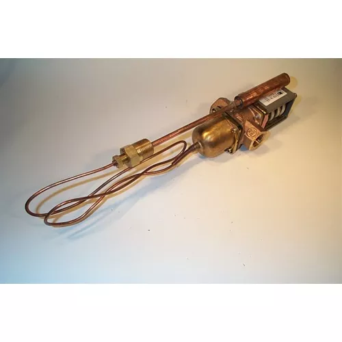 Johnson Controls V47AB-24 Temperature Actuated Modulating Water Valve, 75-135°F